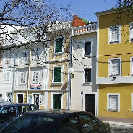 Appartement Aquamarine 2 Mit Terrasse By Interhome Selce