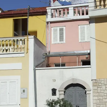 Appartement Aquamarine 2 Mit Terrasse By Interhome
