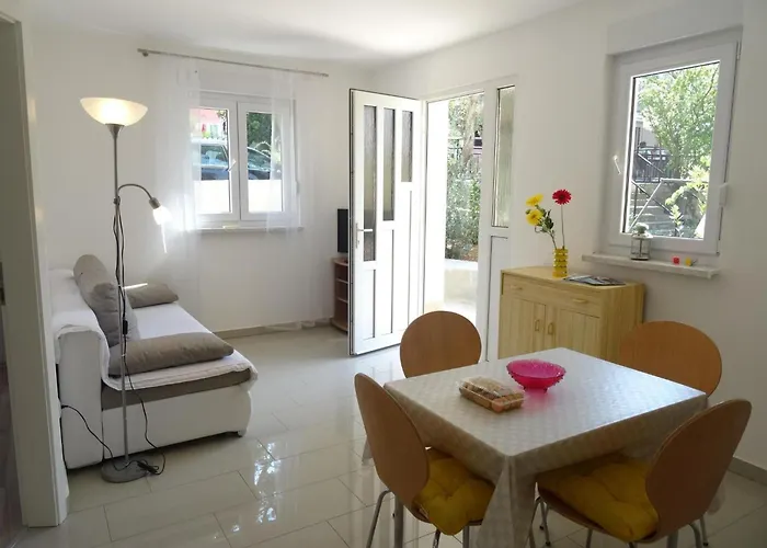 Aquamarine 2 Mit Terrasse By Interhome Lägenhet Selce