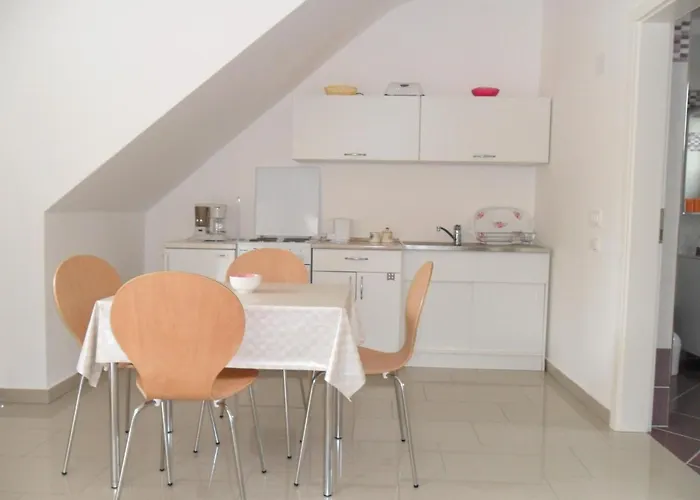 Lägenhet Aquamarine 2 Mit Terrasse By Interhome