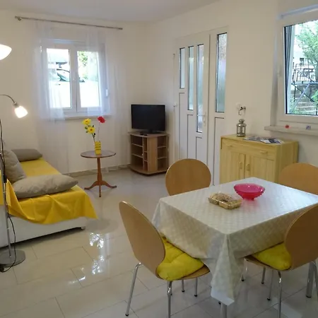 Aquamarine 2 Mit Terrasse By Interhome Appartement *