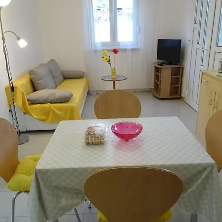 Appartement Aquamarine 2 Mit Terrasse By Interhome