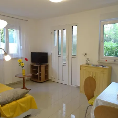 Aquamarine 2 Mit Terrasse By Interhome Daire