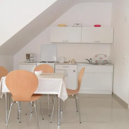 Daire Aquamarine 2 Mit Terrasse By Interhome